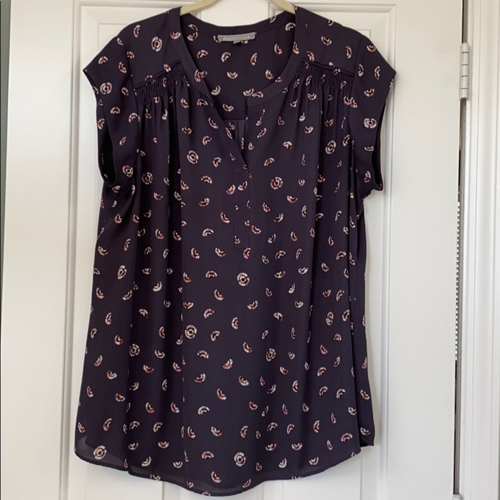 2X Daniel Rainn Stitch Fox Top